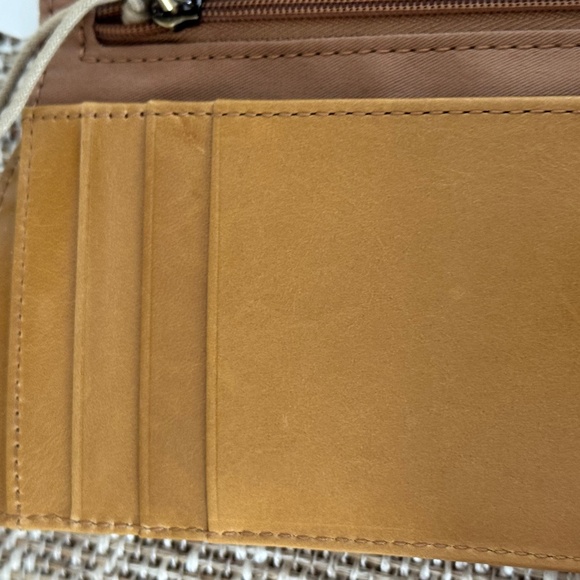 HOBO ROBIN Trifold Wallet Compact in Natural NWT - Picture 8 of 16